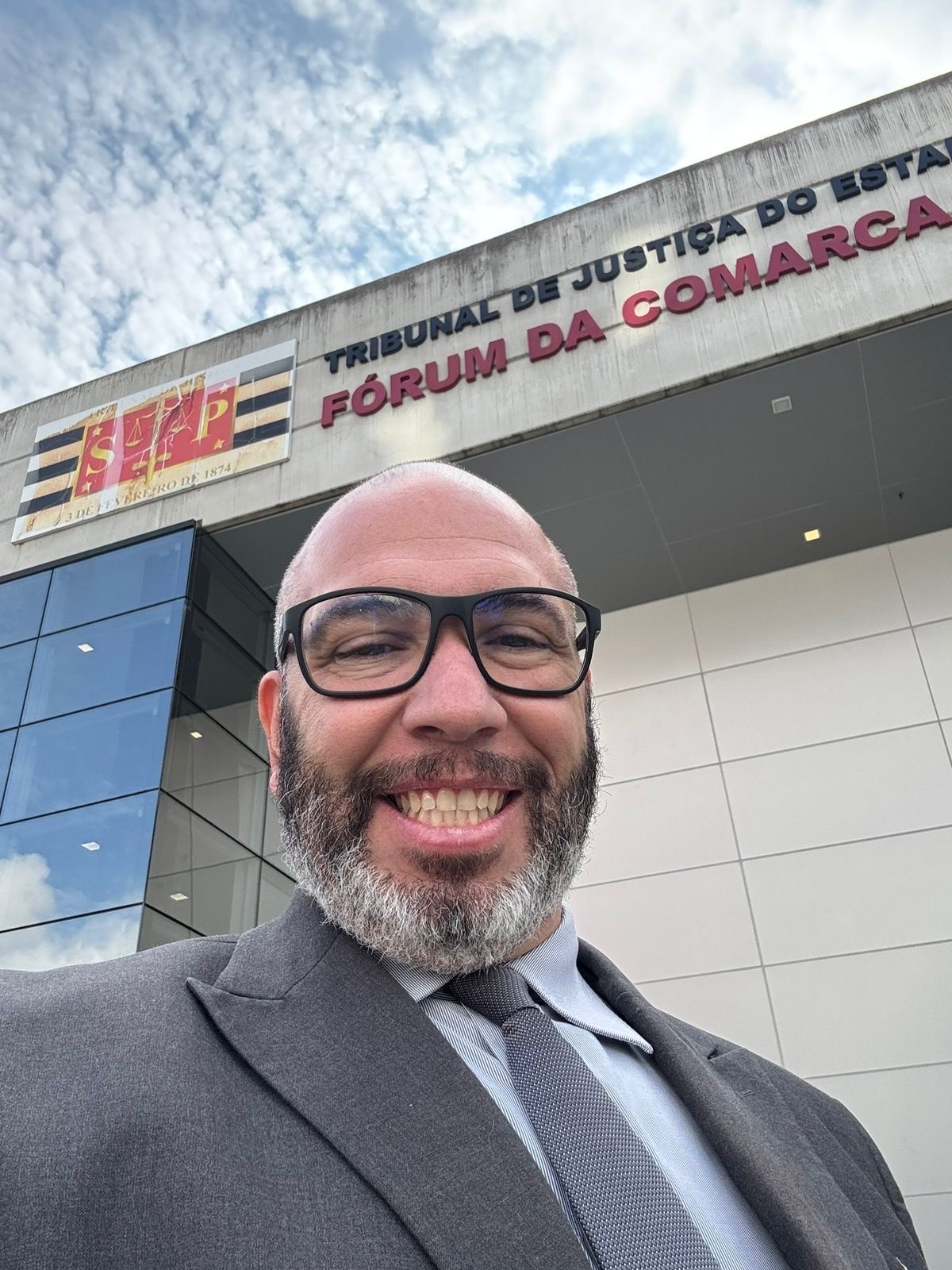 Biblioteca jurídica